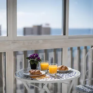 https://fantastic-2-bedroom-apartment-las-americas.in-canary-islands.com